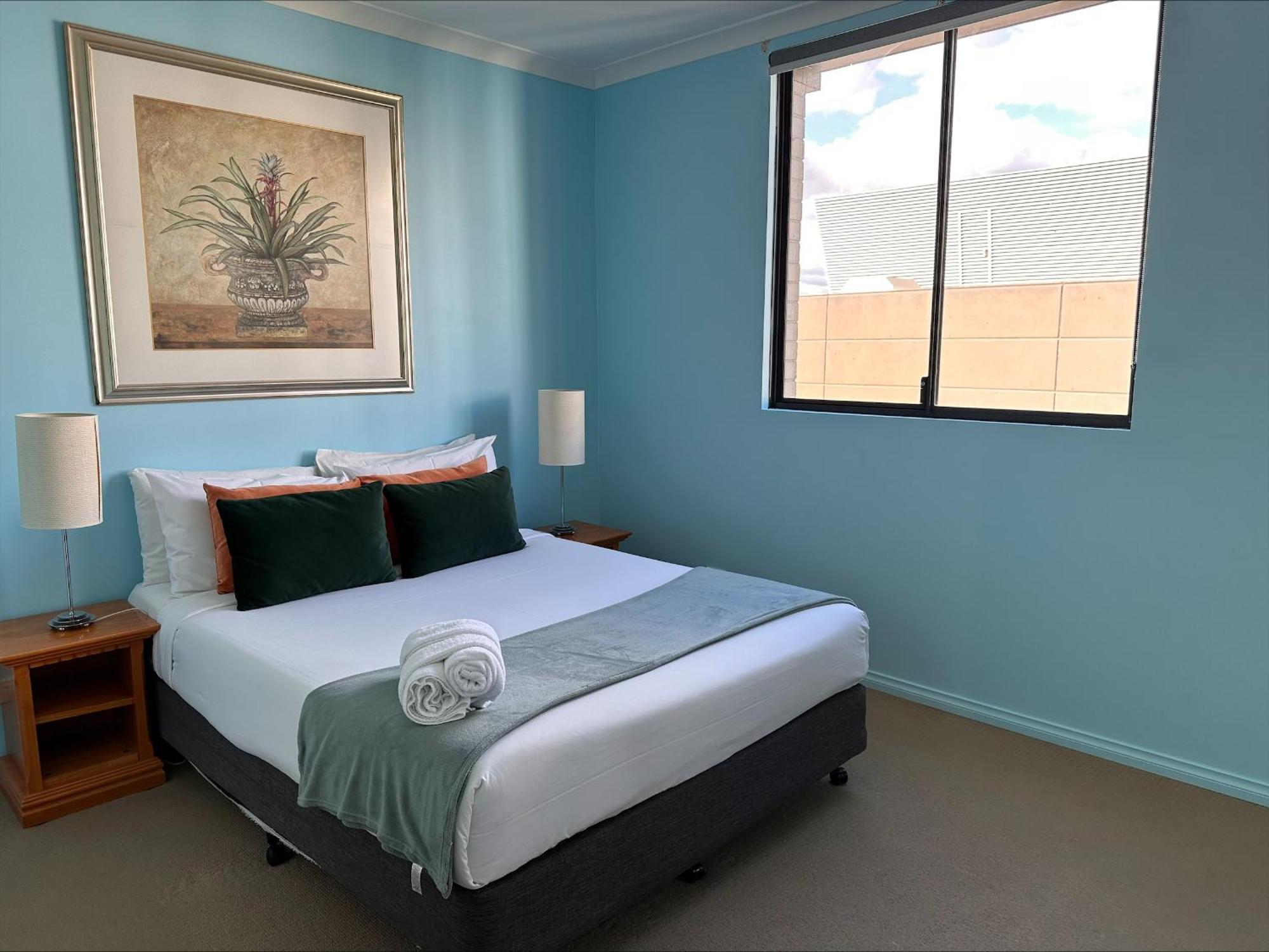 73 Peaceful &private 2brgymparkng Apartment *